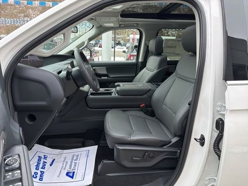 New 2026 Ford Expedition Active image 10