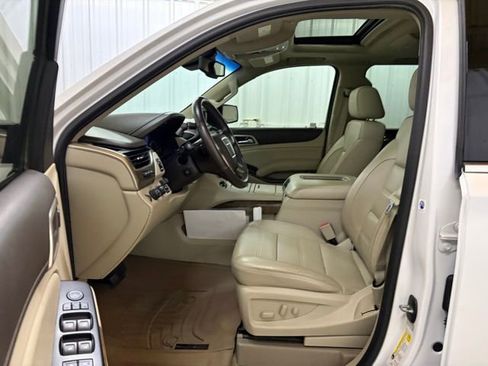 Used 2018 GMC Yukon XL Denali image 32