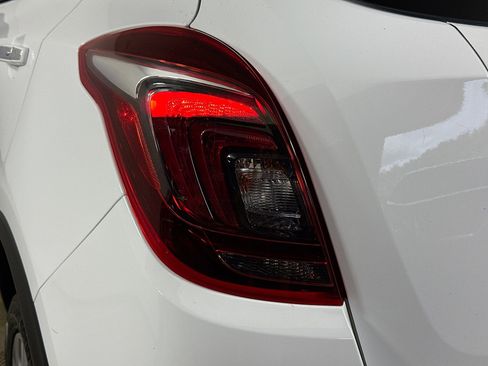 Used 2020 Buick Encore Preferred image 36