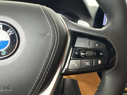 Used 2020 BMW 530i w/ Premium Package RWD image 18