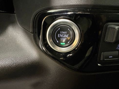 Used 2025 Chevrolet Silverado 1500 LT RWD image 29