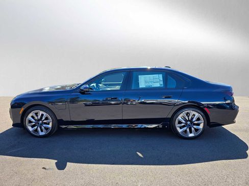 Used 2025 BMW 750e xDrive w/ Executive Package AWD/4WD image 7
