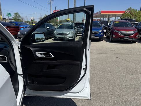 Used 2017 Chevrolet Equinox LS FWD image 26