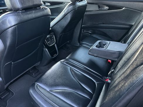 Used 2022 Lincoln Nautilus FWD w/ Premium Package image 11