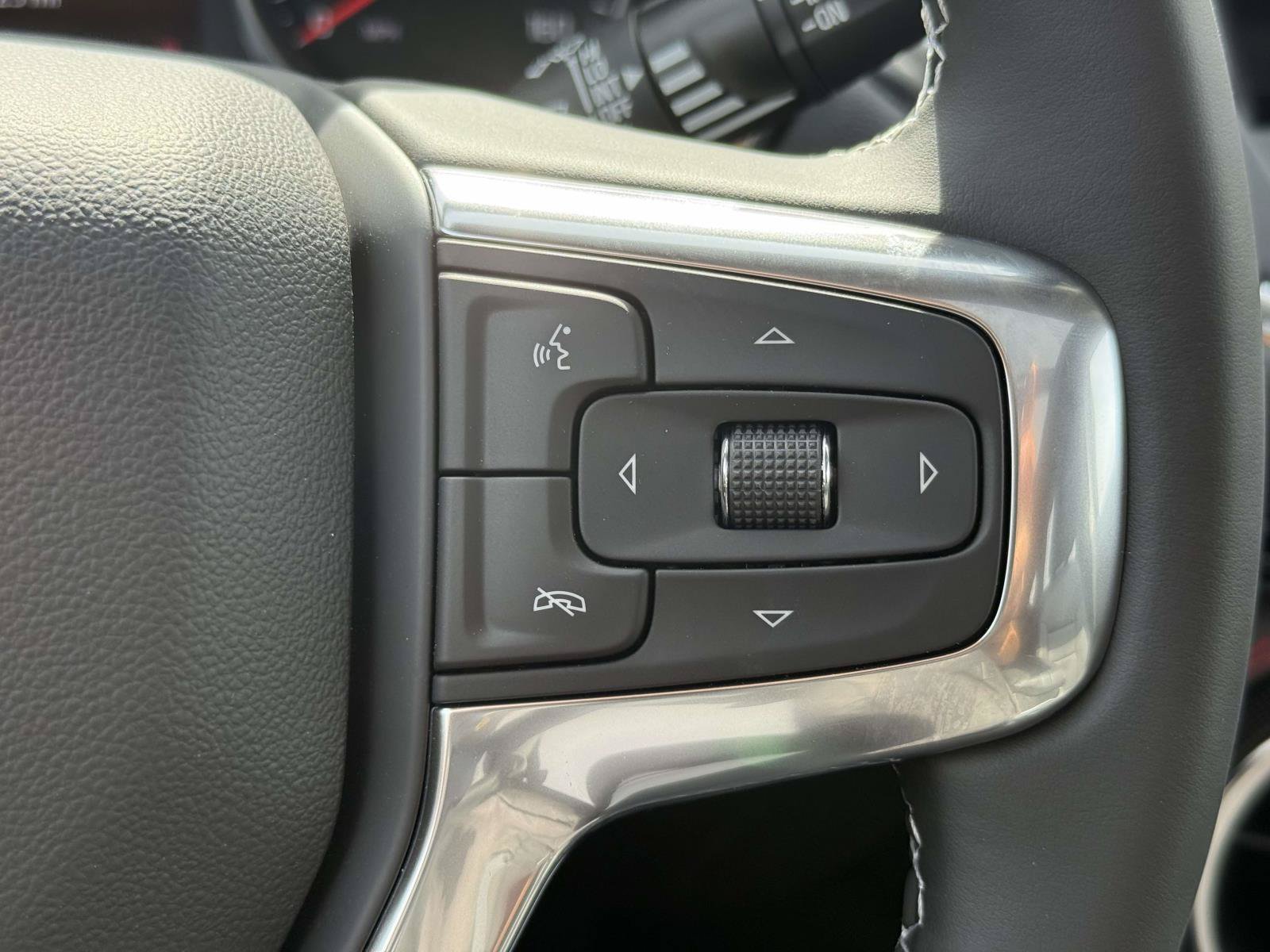New 2026 Chevrolet Blazer LT w/ Midnight/Sport Edition AWD/4WD image 17