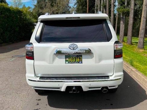 Used 2018 Toyota 4Runner Limited AWD/4WD image 4