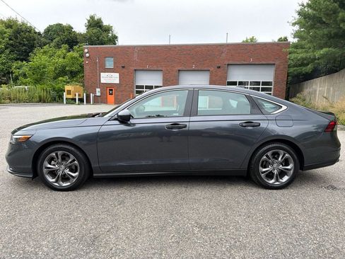 Used 2023 Honda Accord EX image 3