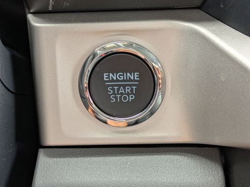 New 2026 Ford F250 XLT w/ XLT Premium Package AWD/4WD image 26