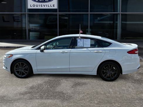 Used 2018 Ford Fusion SE w/ Equipment Group 201A FWD image 6