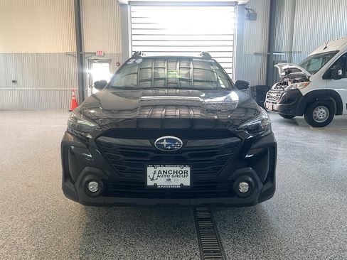 Used 2024 Subaru Outback Premium AWD/4WD image 2