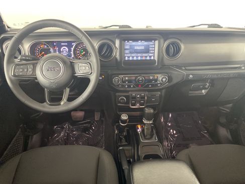 Used 2023 Jeep Wrangler Unlimited Sport AWD/4WD image 17