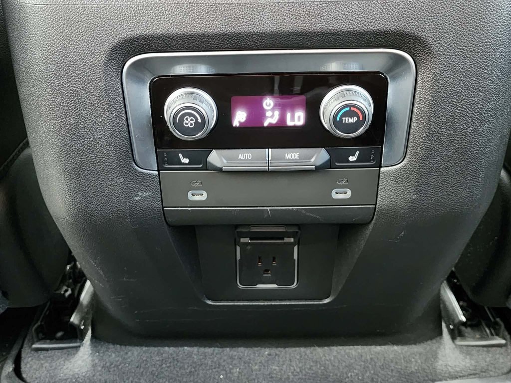 Used 2021 Chevrolet Tahoe High Country w/ Premium Package RWD image 18