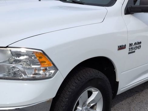 Used 2022 RAM 1500 Classic SLT image 9