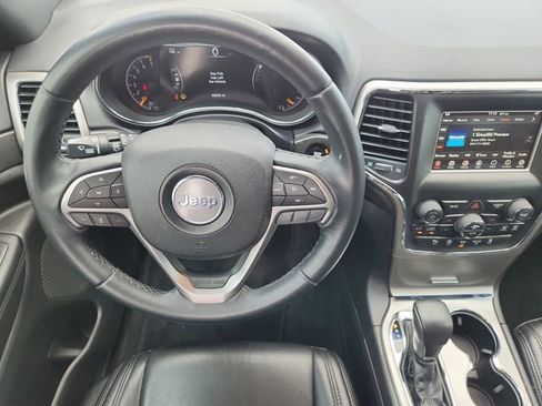 Used 2018 Jeep Grand Cherokee Laredo RWD image 11
