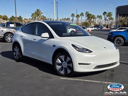 Used 2021 Tesla Model Y Long Range image 1