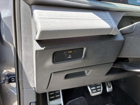 Used 2025 Volkswagen Tiguan SE R-Line image 14