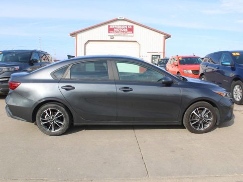 Used 2022 Kia Forte LXS image 1