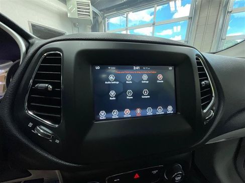 Used 2020 Jeep Compass Latitude FWD image 19