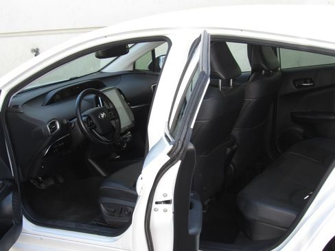 Used 2021 Toyota Prius Prime Limited FWD image 16