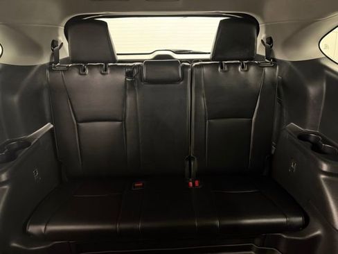 Used 2021 Toyota Highlander Limited image 11