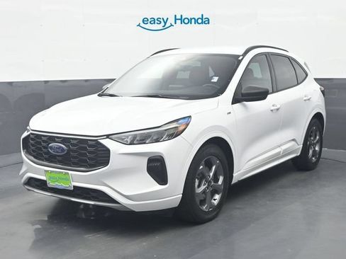 Used 2023 Ford Escape ST-Line FWD image 3