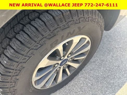 Used 2017 Ford Expedition XLT RWD image 11