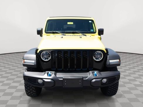 Used 2023 Jeep Wrangler Unlimited w/ Sun & Screen Package AWD/4WD image 2