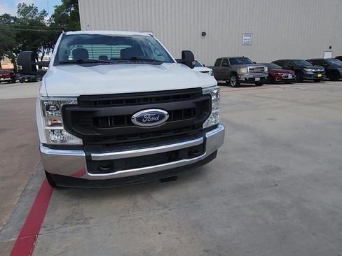 Used 2020 Ford F250 XL w/ Power Equipment Group RWD image 3