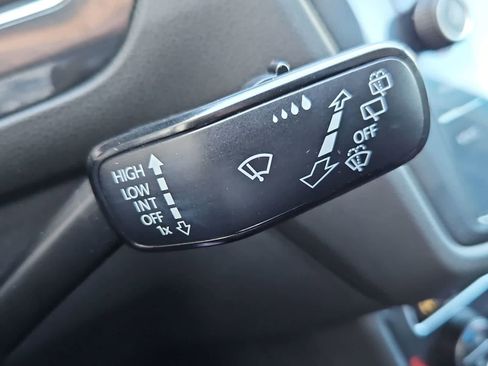 Used 2018 Volkswagen Tiguan SEL Premium AWD/4WD image 26