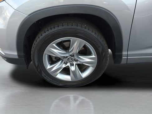 Used 2016 Toyota Highlander Limited FWD image 10