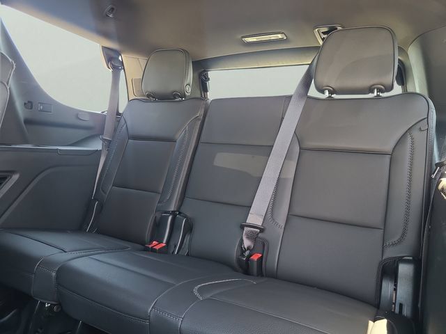 Used 2023 GMC Yukon Denali AWD/4WD image 14