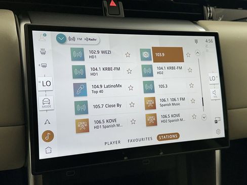 Certified 2025 Land Rover Discovery Sport S image 23