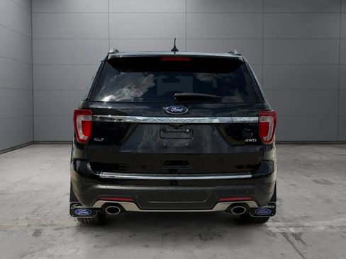 Used 2018 Ford Explorer XLT w/ Equipment Group 202A AWD/4WD image 11