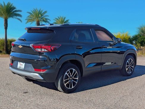 Used 2024 Chevrolet TrailBlazer LT w/ LT Cold Weather Package image 5