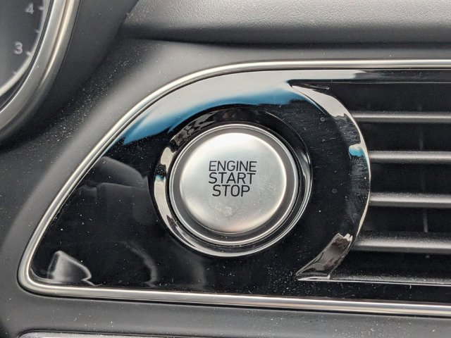 Used 2022 Genesis G70 2.0T RWD image 7