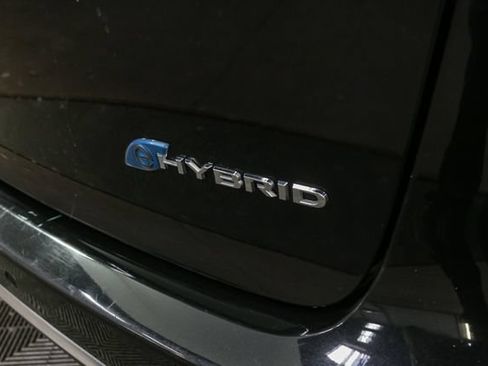 Used 2023 Chrysler Pacifica Touring-L FWD image 10