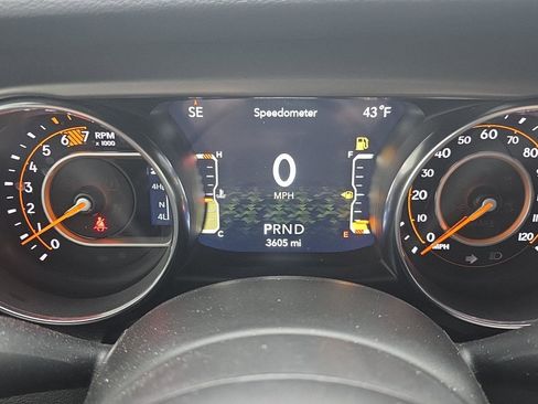 Used 2022 Jeep Wrangler Sport S image 12