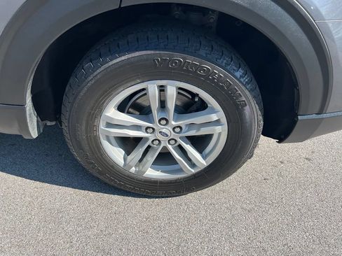 Used 2021 Ford Explorer XLT AWD/4WD image 13