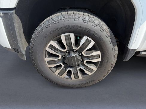 Used 2025 GMC Sierra 3500 Denali Ultimate AWD/4WD image 14