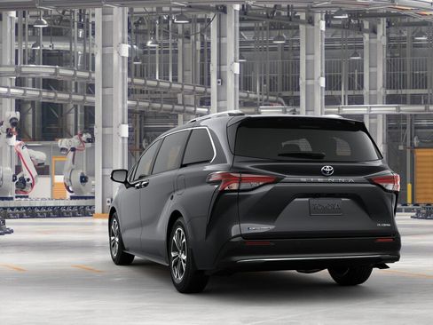 New 2025 Toyota Sienna Platinum image 7