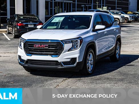 Used 2024 GMC Terrain SLE image 3