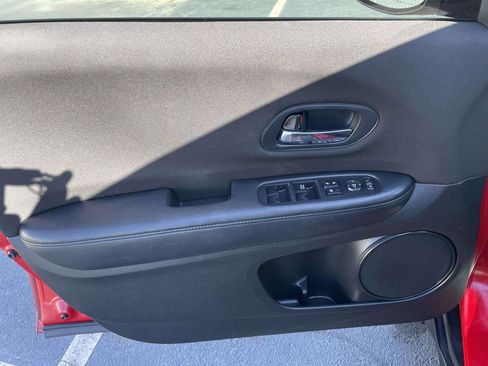 Used 2016 Honda HR-V LX image 26