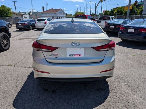 Used 2017 Hyundai Elantra SE FWD image 7