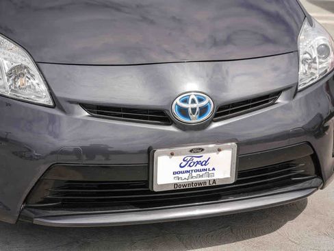 Used 2015 Toyota Prius Two w/ Preferred Accessory Package FWD image 5