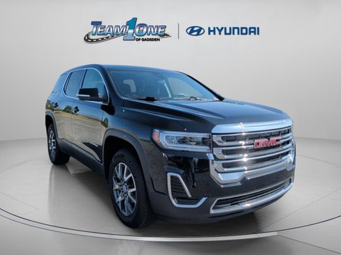 Used 2023 GMC Acadia SLE image 1