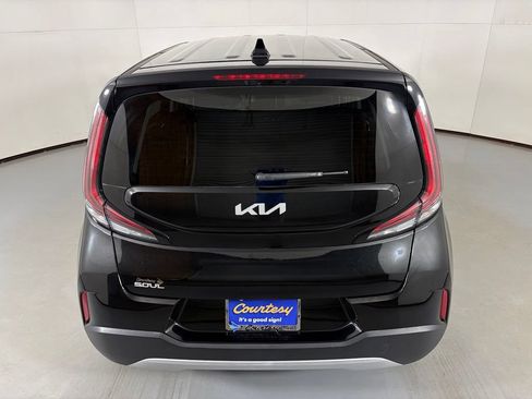 Used 2024 Kia Soul LX w/ Option Group 015 FWD image 7