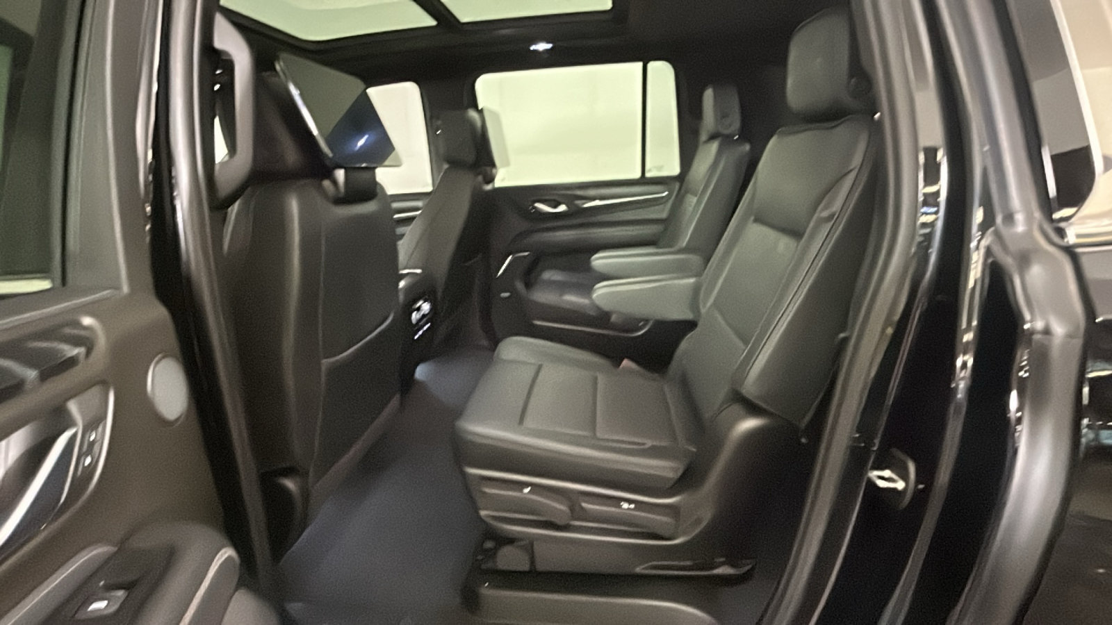 Used 2024 GMC Yukon XL Denali w/ Denali Reserve Package AWD/4WD image 35