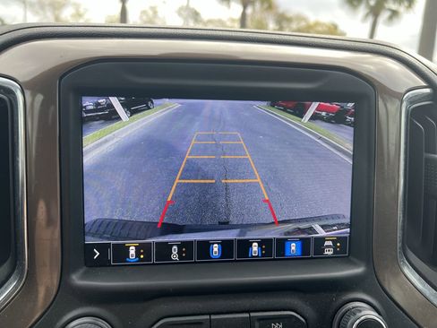 Used 2022 Chevrolet Silverado 2500 High Country w/ Z71 Off-Road Package image 25