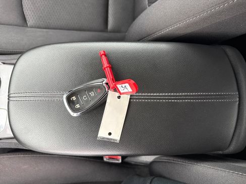 Used 2024 Chevrolet Malibu LT image 61