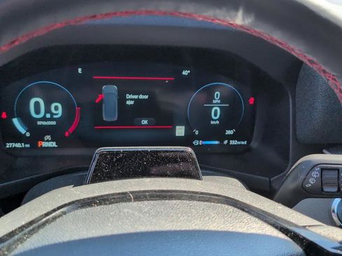 Used 2025 Ford Explorer ST-Line w/ ST-Line Street Pack image 13